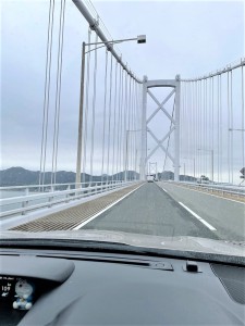 白い関門橋？？とドラえもん